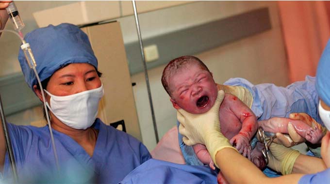 Die Sundhedsstyrelsen will Geburten früher einleiten SHUgeAvisen